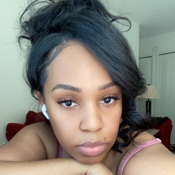 Meet your Posher, Ayonda - Picture 1 of 1